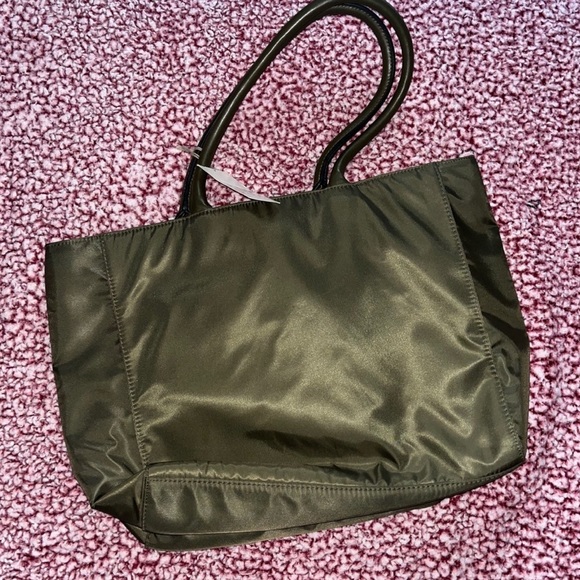 - 🆕- Large tote bag NWT - Picture 2 of 2
